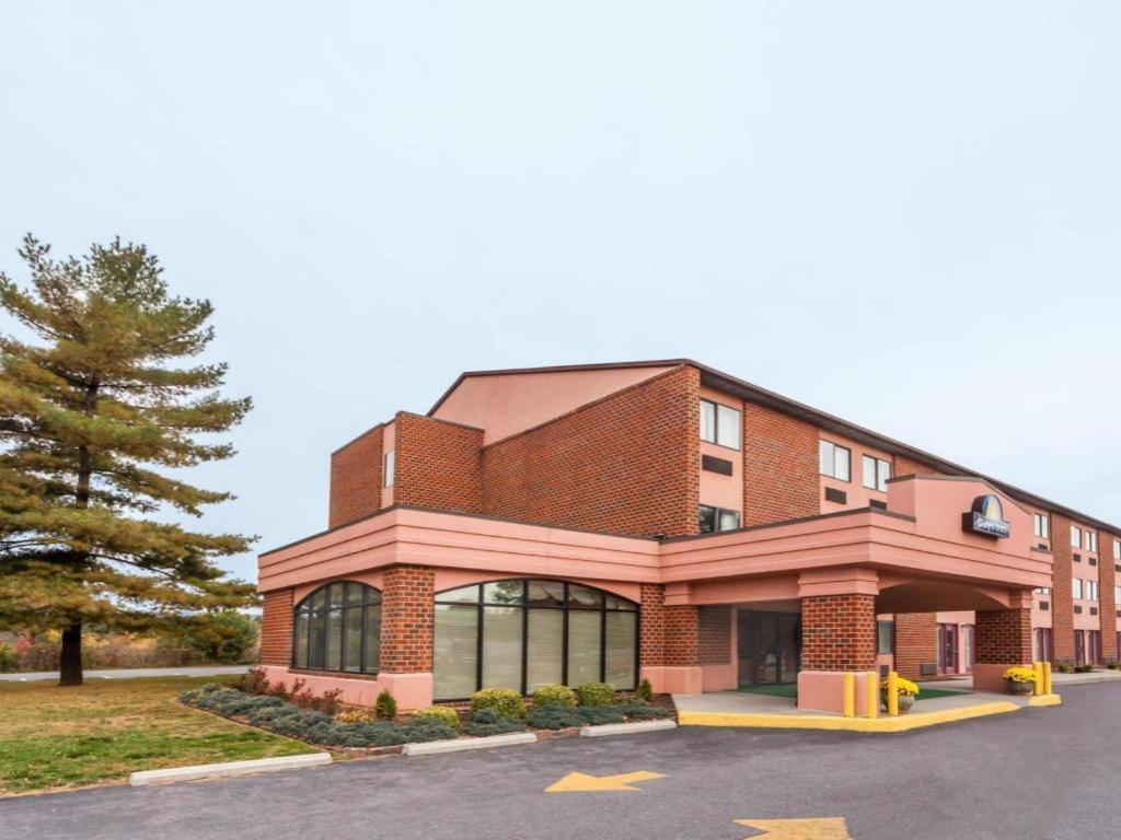 Red Roof Inn Martinsburg Exteriör bild